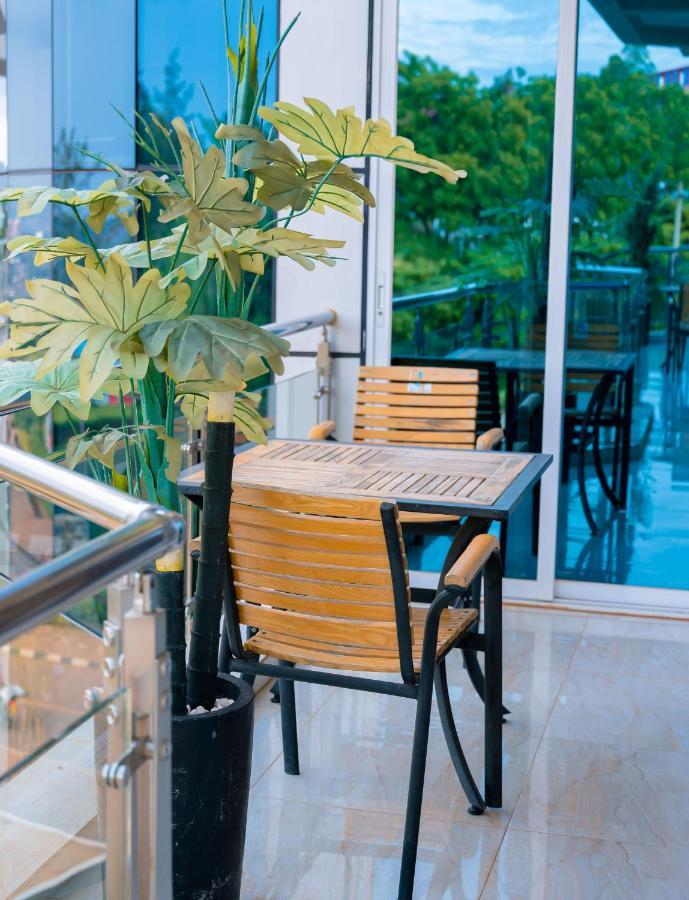Madras Hotel And Apartments Kigali Zewnętrze zdjęcie